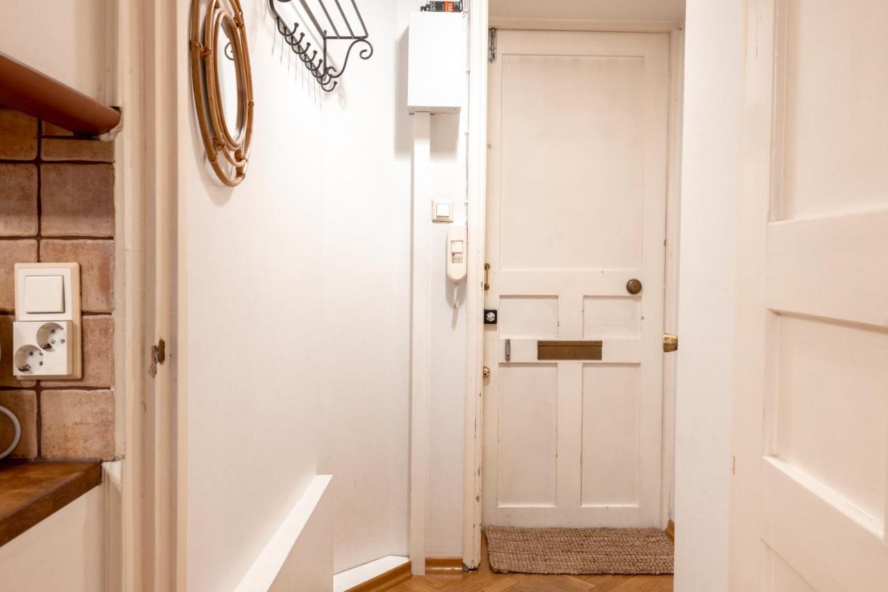 2Ndhomes Cozy & Compact Top Floor Studio In Erottaja Helsinki Esterno foto